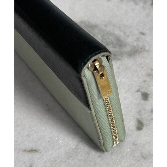Auth. Celine Green & Black Large Lambskin Leather Long Zippy Wallet - Picture 6 of 11